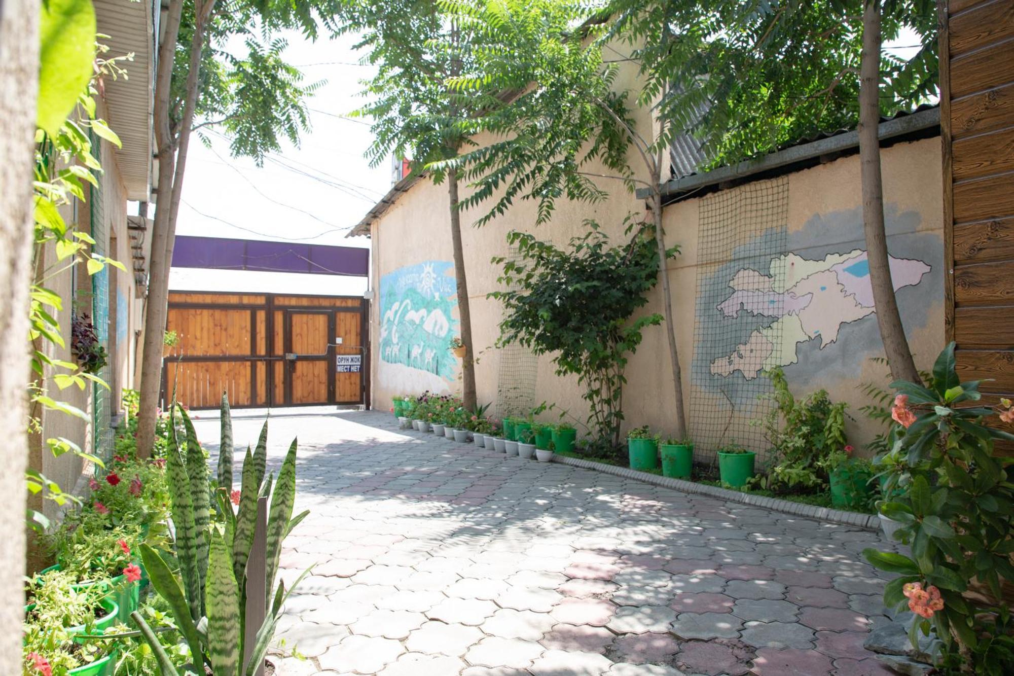 Viva Hotel Bishkek Exterior photo