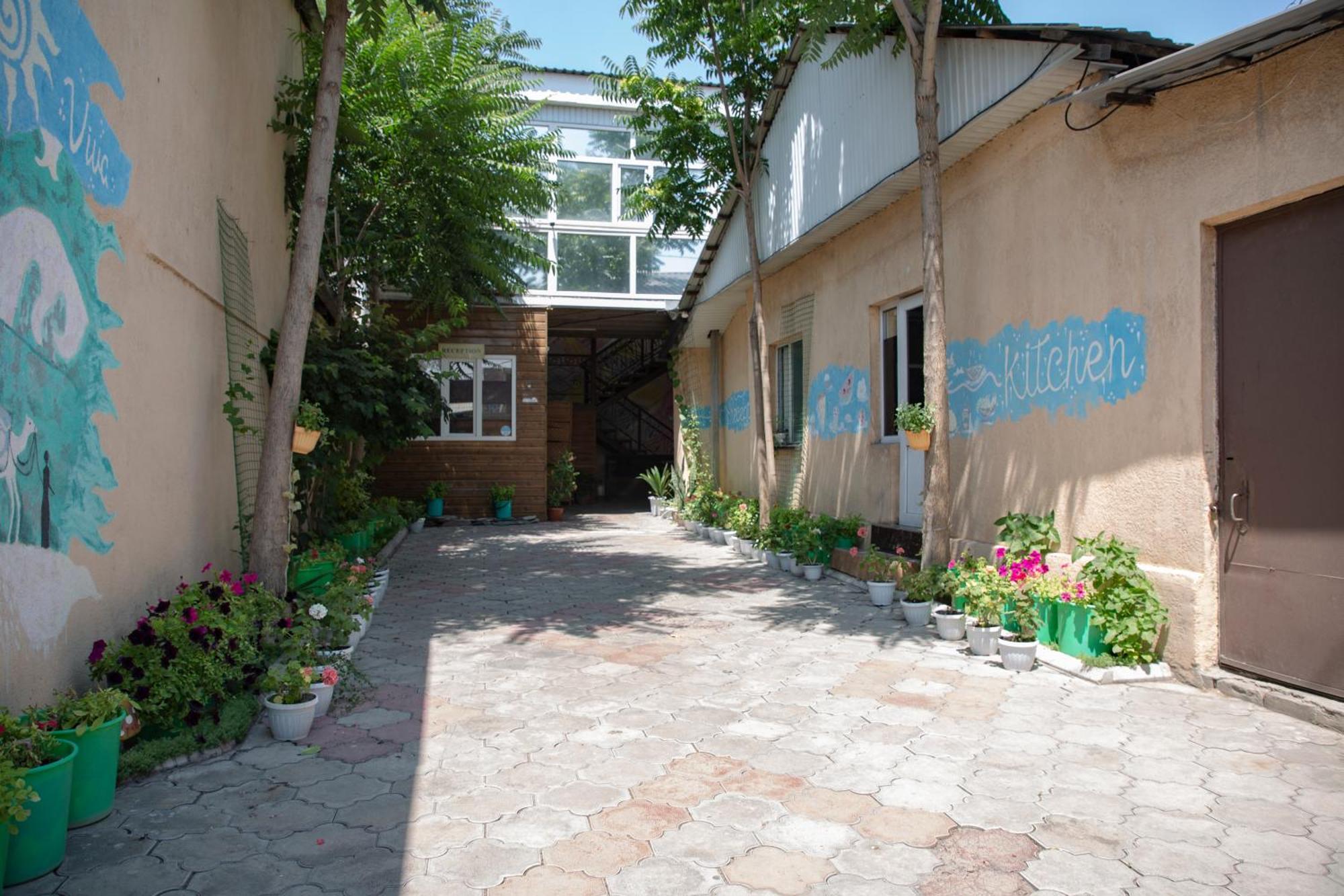 Viva Hotel Bishkek Exterior photo